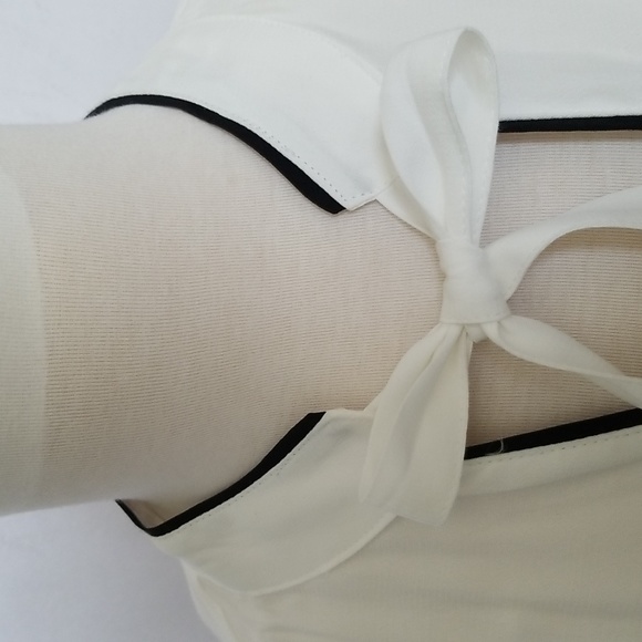 GAP Tie Neck Zen Top - Picture 3 of 15